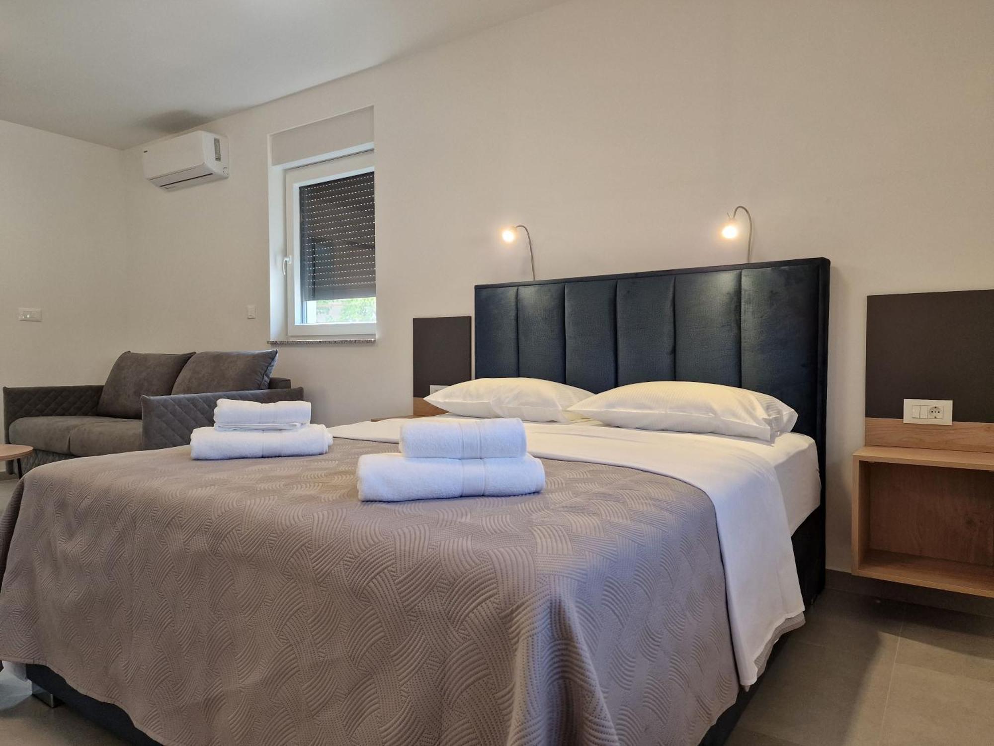 Apartments Okit Vodice Rum bild