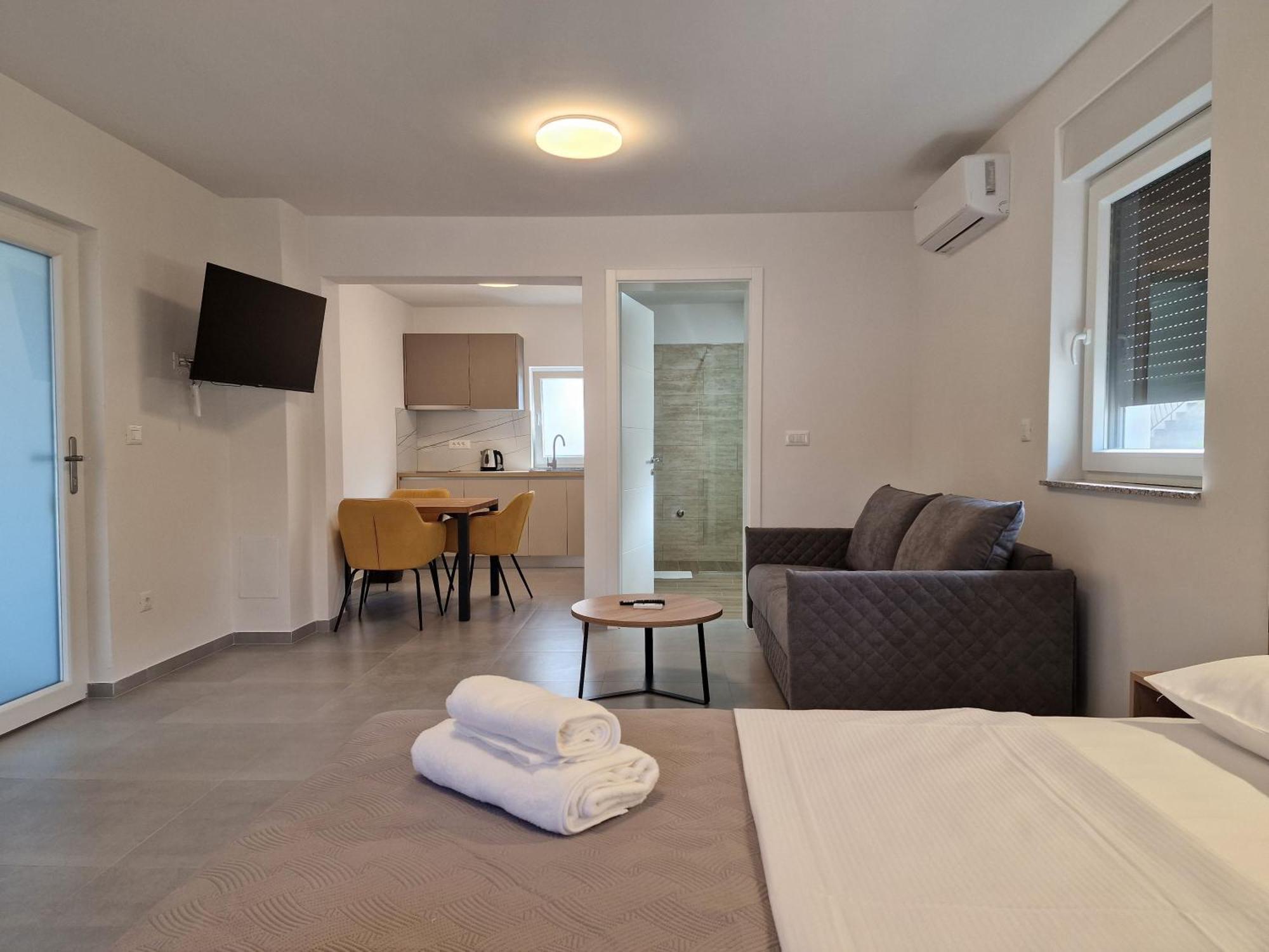 Apartments Okit Vodice Rum bild