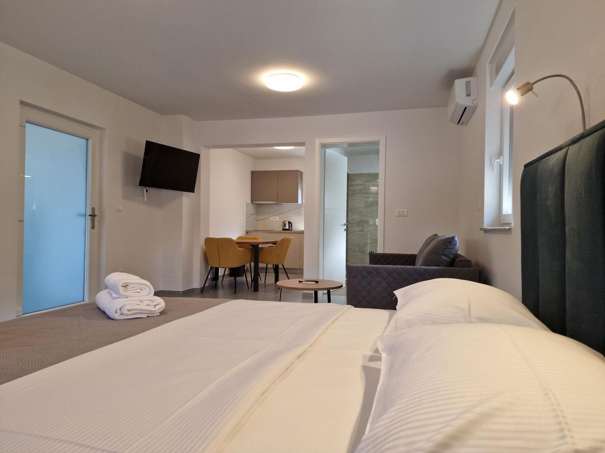 Apartments Okit Vodice Rum bild